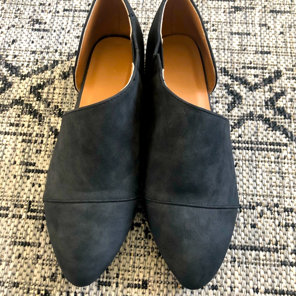 Never Worn-  Boutique Asymmetric Flats- Size 5